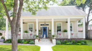 boost curb appeal to sell a house